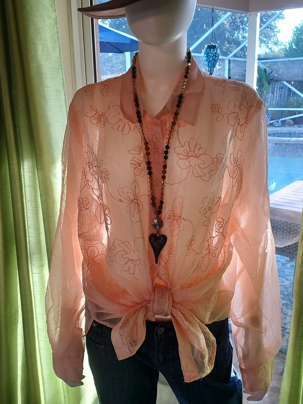 Alfred Dunner Woman: Peach Sheer Floral Crinkle Blouse. Sz 18W